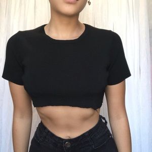 Black Croptop